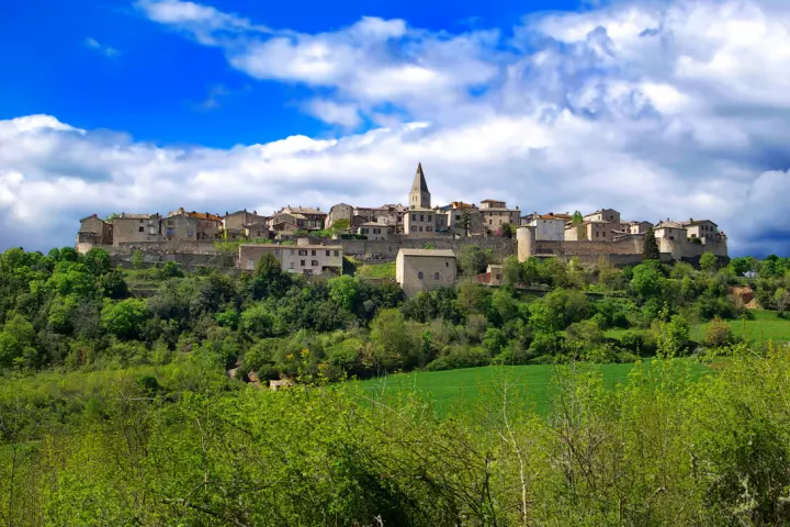 Puycelsi, la cité fortifiée